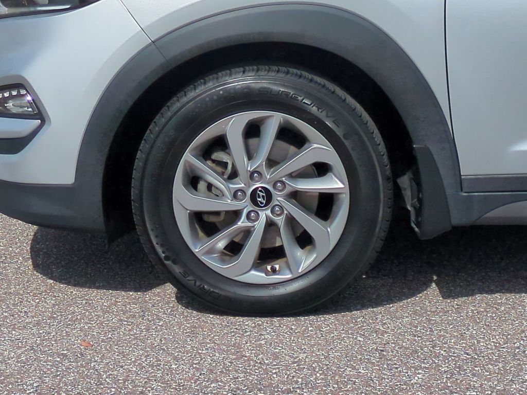 Thumbnail: 2016 Hyundai Tucson - 7