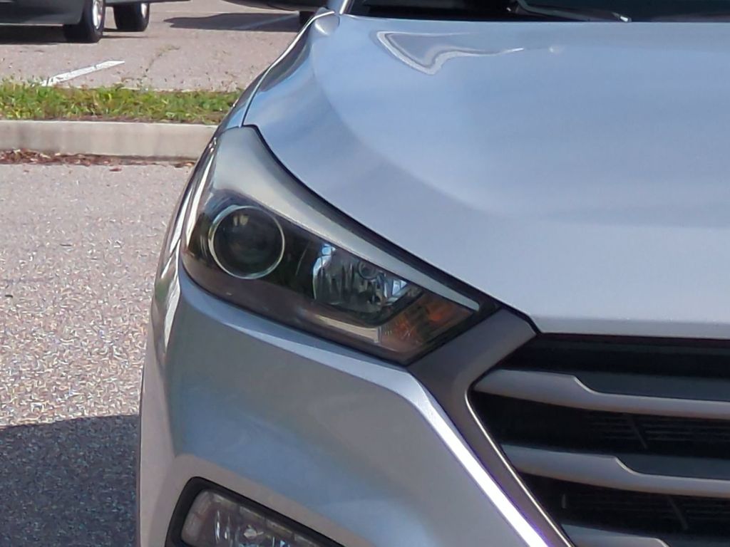 Thumbnail: 2016 Hyundai Tucson - 20