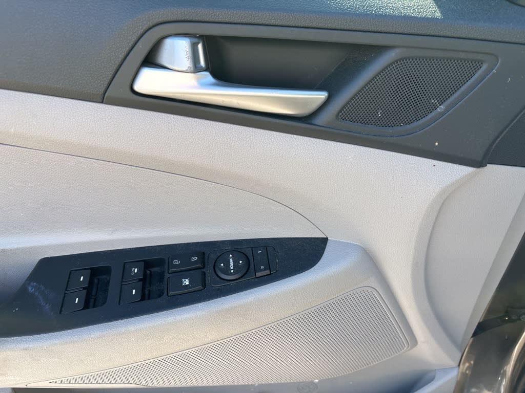 Thumbnail: 2020 Hyundai Tucson - 12