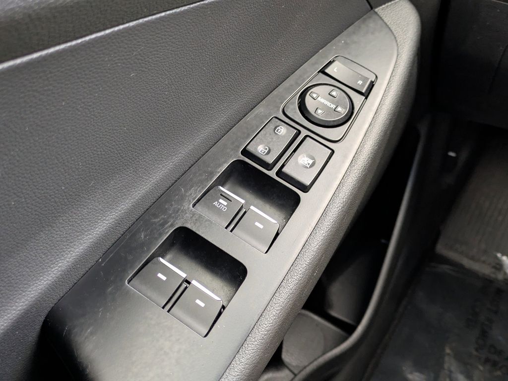 Thumbnail: 2021 Hyundai Tucson - 37