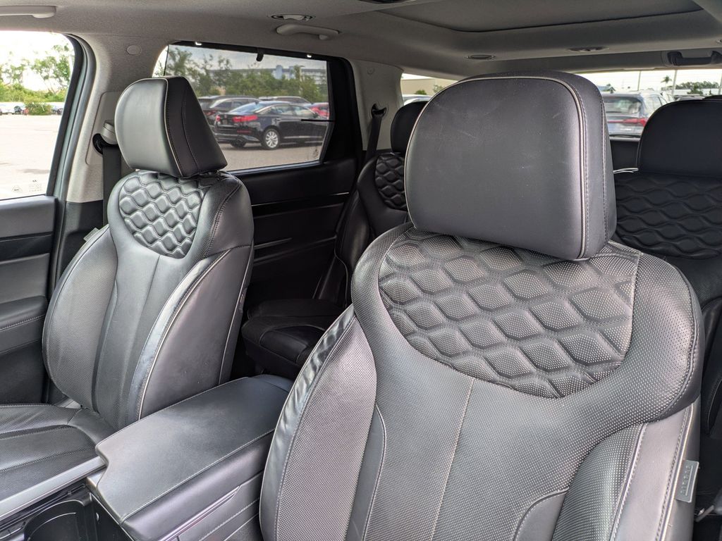 2022 Hyundai Palisade Limited - Photo 12