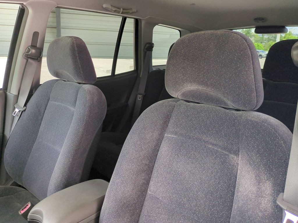Thumbnail: 2004 Hyundai Santa Fe - 12