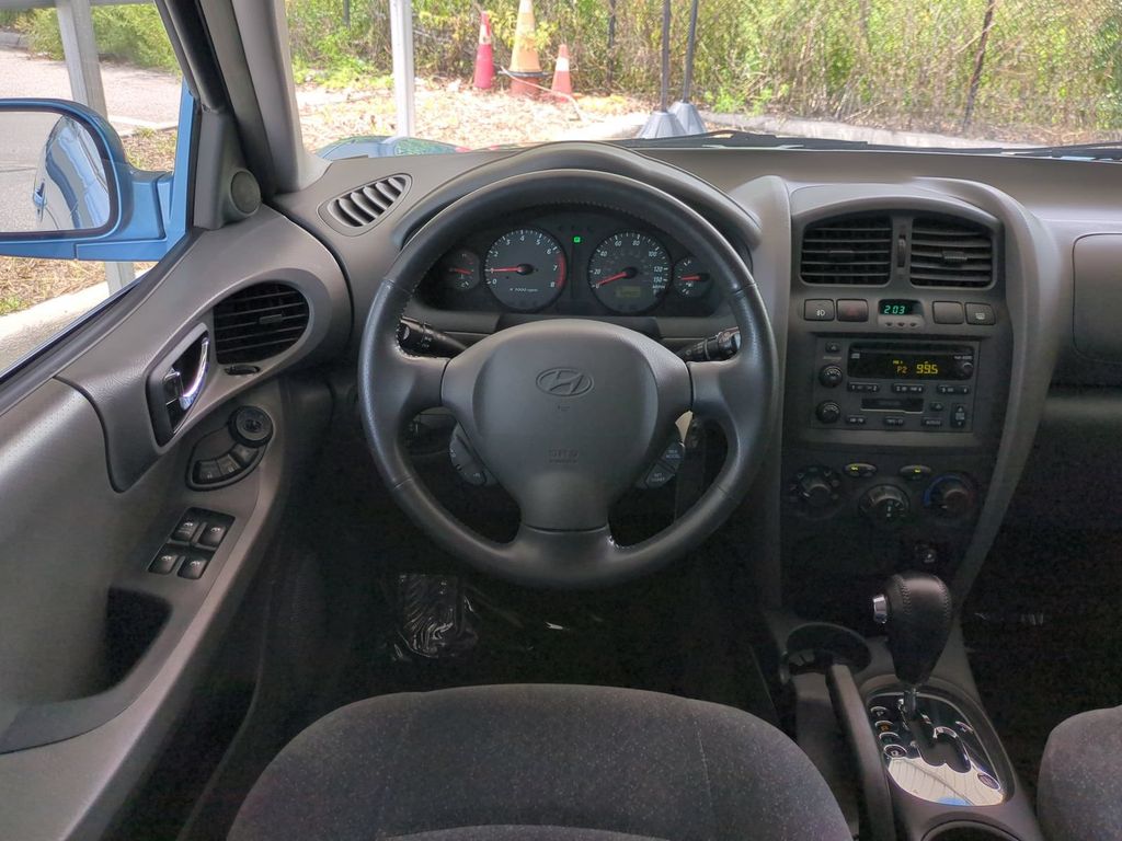 Thumbnail: 2004 Hyundai Santa Fe - 10