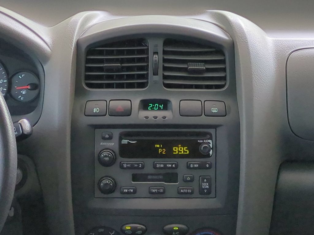 Thumbnail: 2004 Hyundai Santa Fe - 14