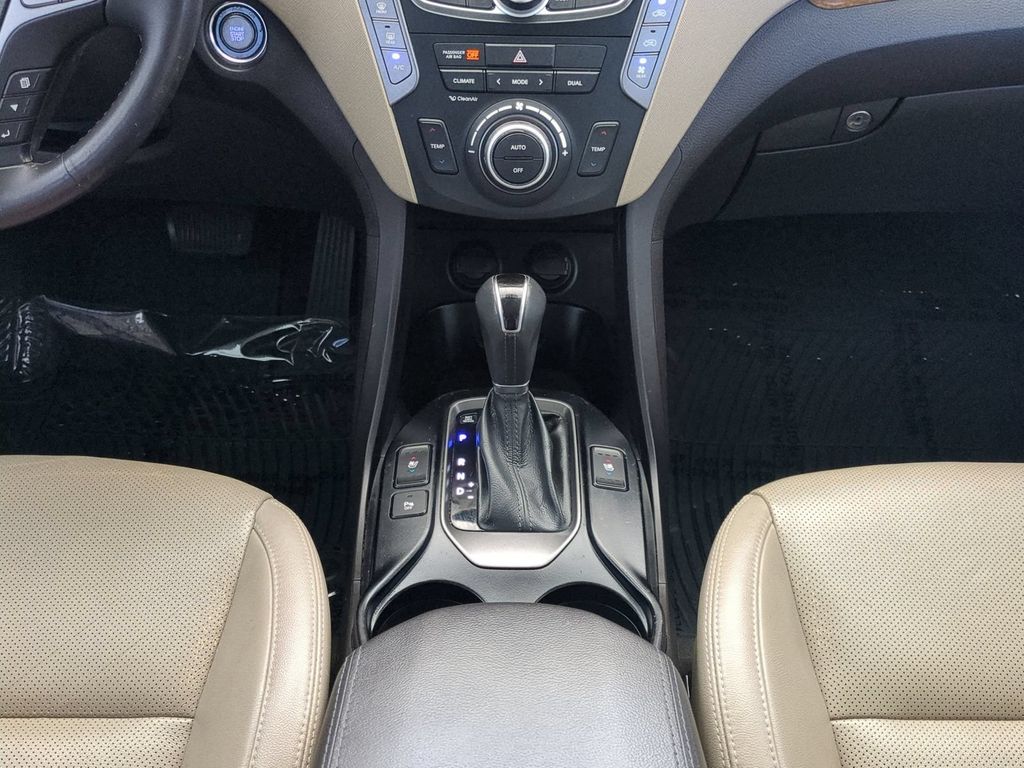 Thumbnail: 2015 Hyundai Santa Fe - 15