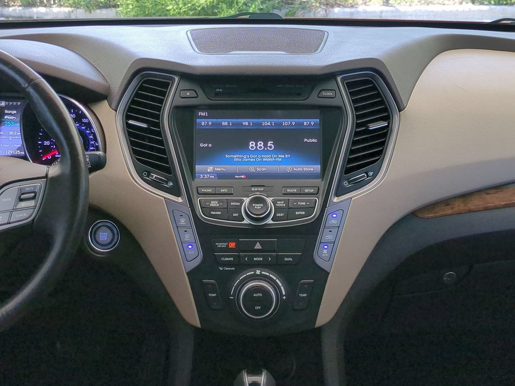 Thumbnail: 2015 Hyundai Santa Fe - 14