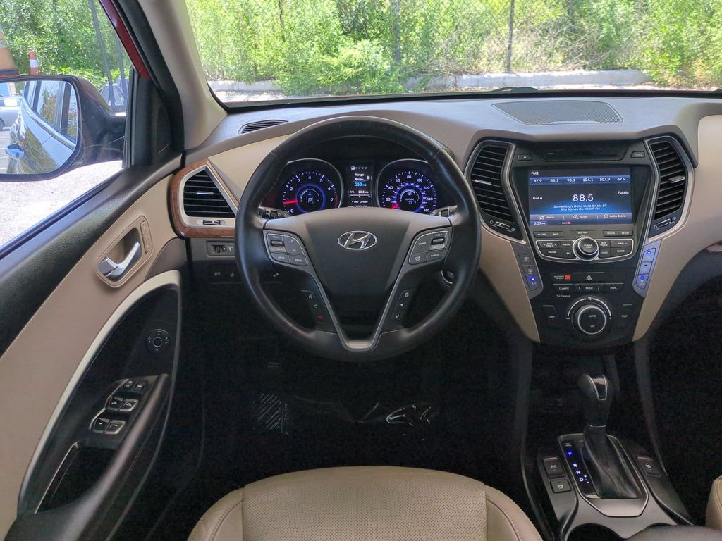 Thumbnail: 2015 Hyundai Santa Fe - 10