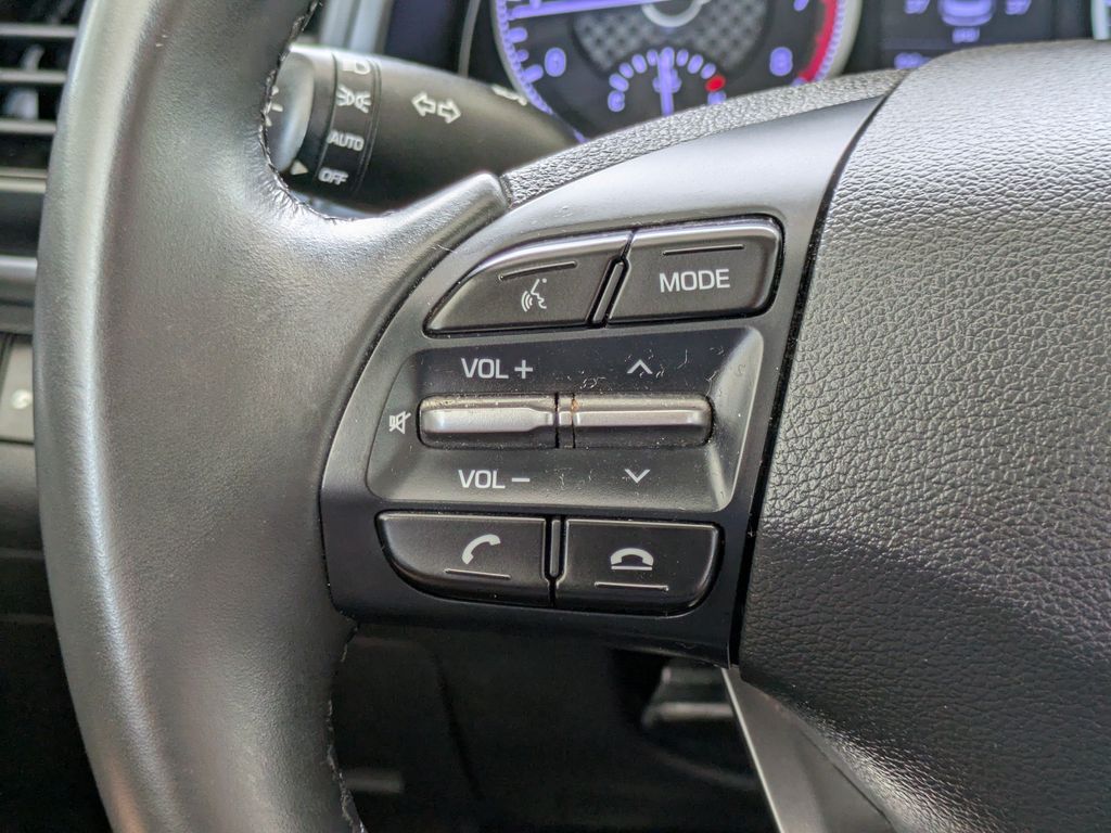 Thumbnail: 2020 Hyundai Elantra - 27