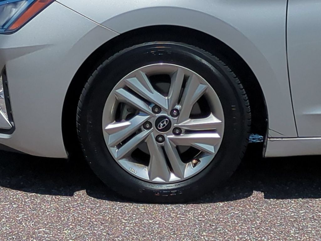 Thumbnail: 2020 Hyundai Elantra - 8
