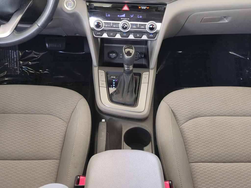 Thumbnail: 2020 Hyundai Elantra - 14