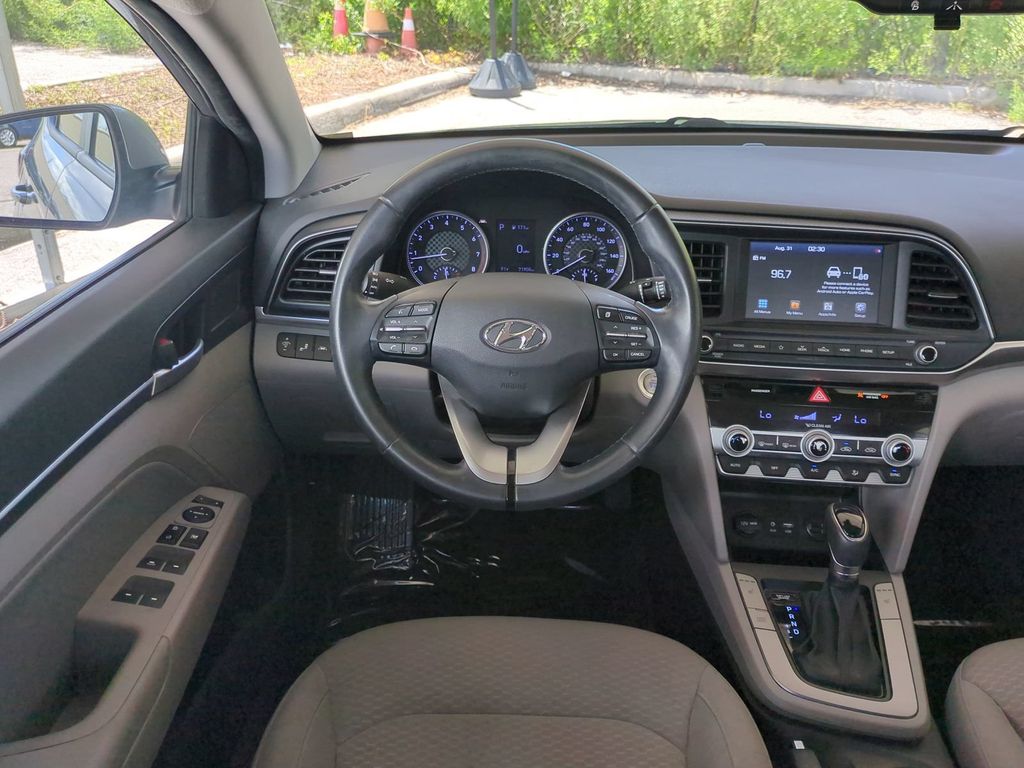 Thumbnail: 2020 Hyundai Elantra - 10