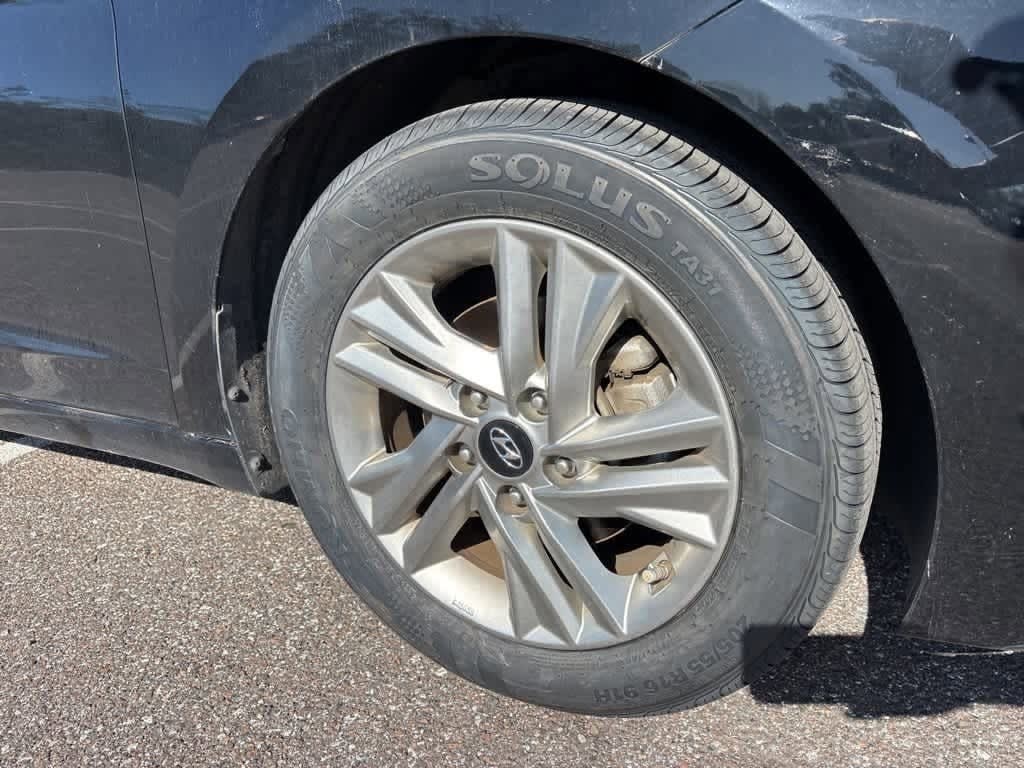 Thumbnail: 2020 Hyundai Elantra - 4