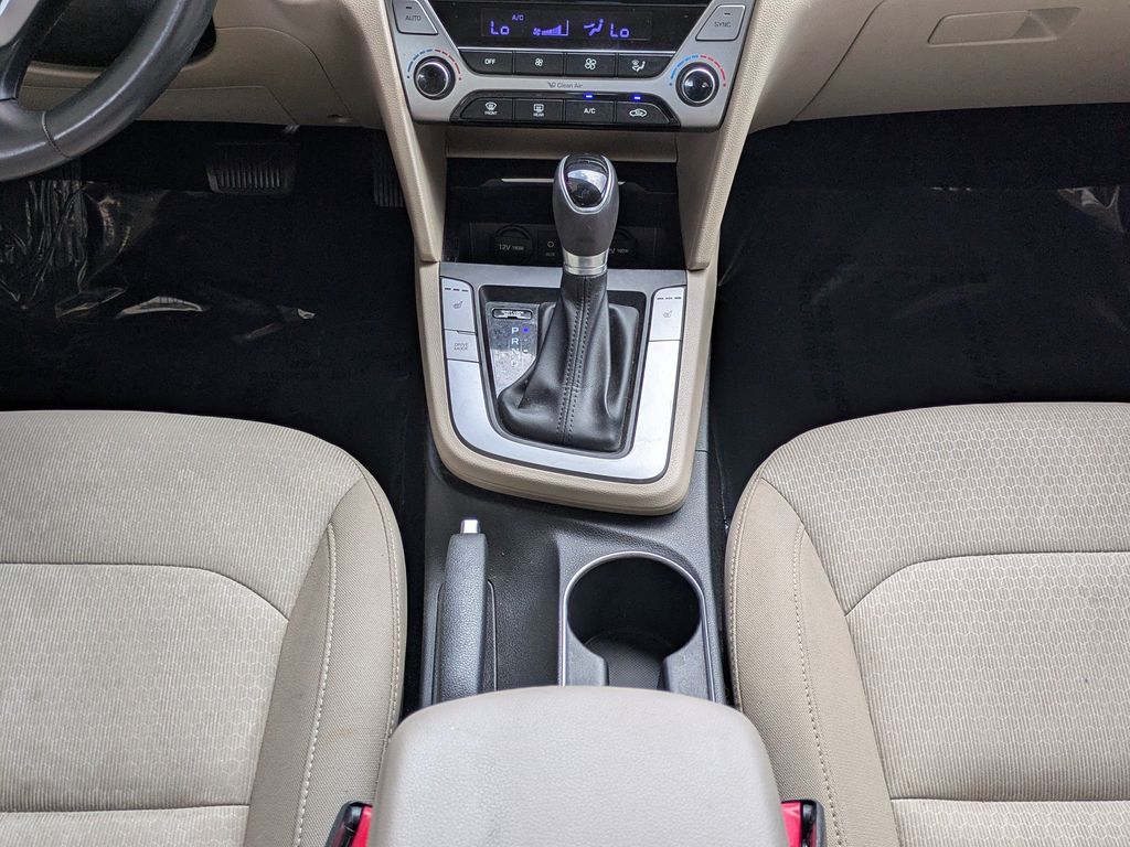 Thumbnail: 2018 Hyundai Elantra - 15
