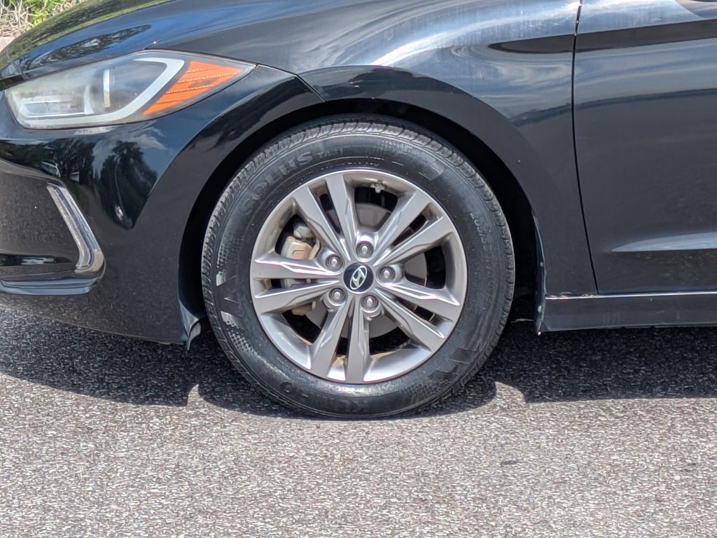 Thumbnail: 2018 Hyundai Elantra - 8