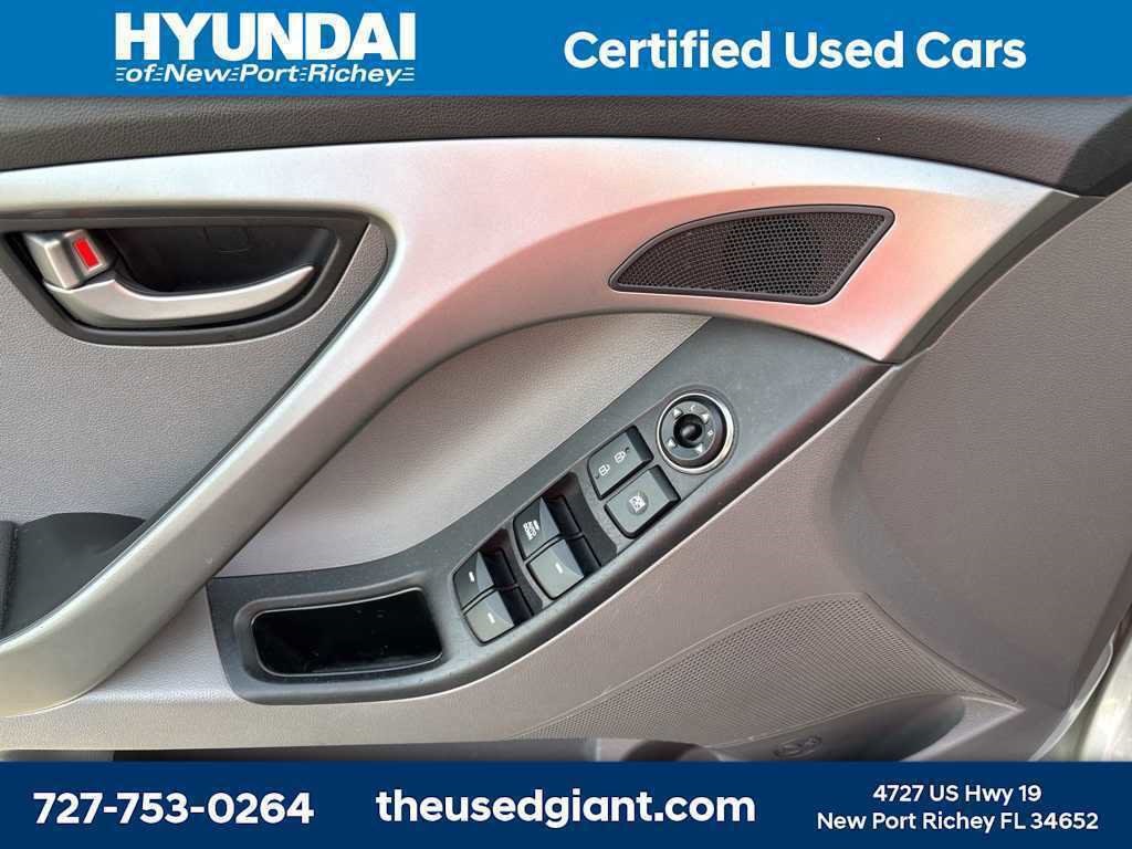 Thumbnail: 2016 Hyundai Elantra - 12