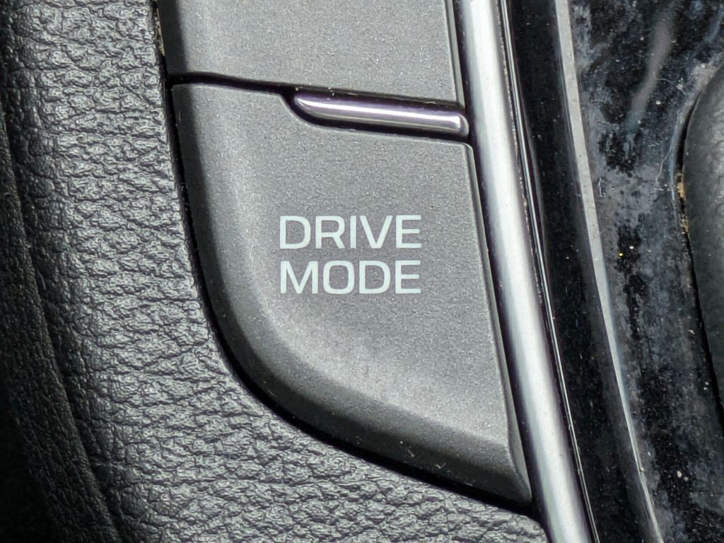 Thumbnail: 2018 Hyundai Elantra - 29