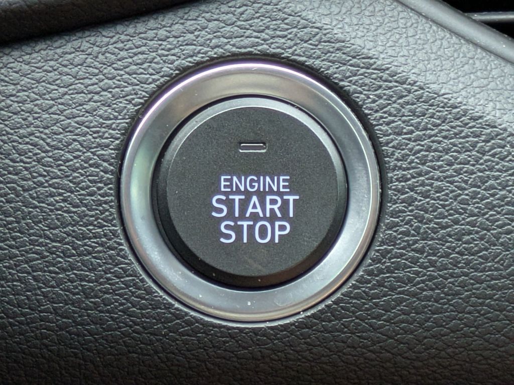 Thumbnail: 2018 Hyundai Elantra - 36