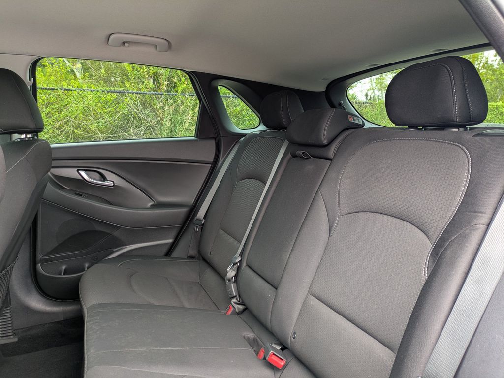 Thumbnail: 2018 Hyundai Elantra - 13