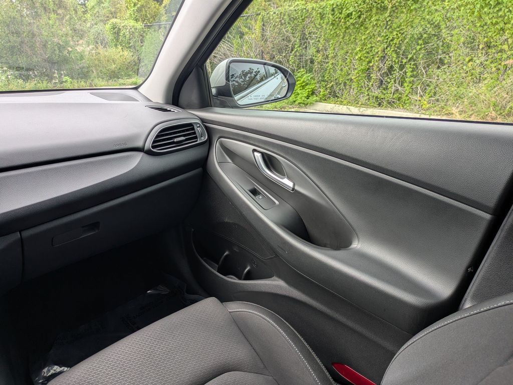 Thumbnail: 2018 Hyundai Elantra - 24