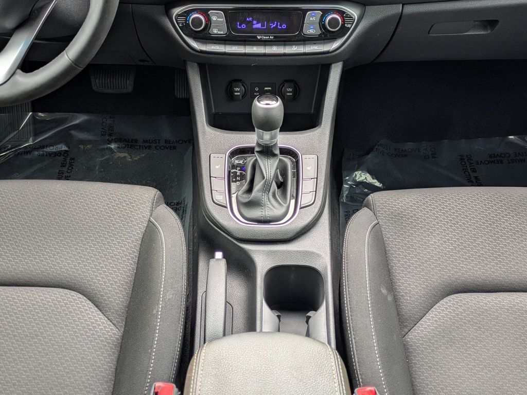 Thumbnail: 2018 Hyundai Elantra - 16