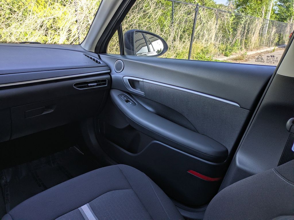 Thumbnail: 2022 Hyundai Sonata - 21