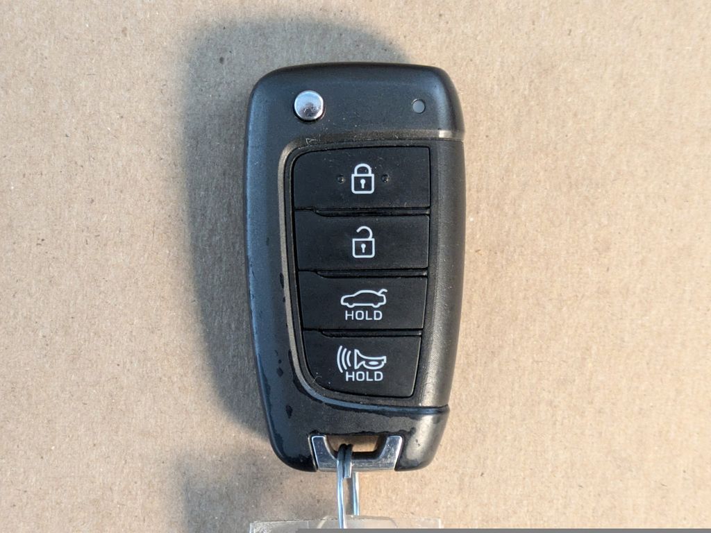 Thumbnail: 2022 Hyundai Sonata - 16