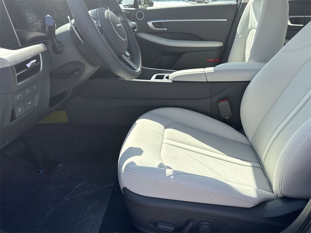 Thumbnail: 2025 Hyundai Sonata - 9