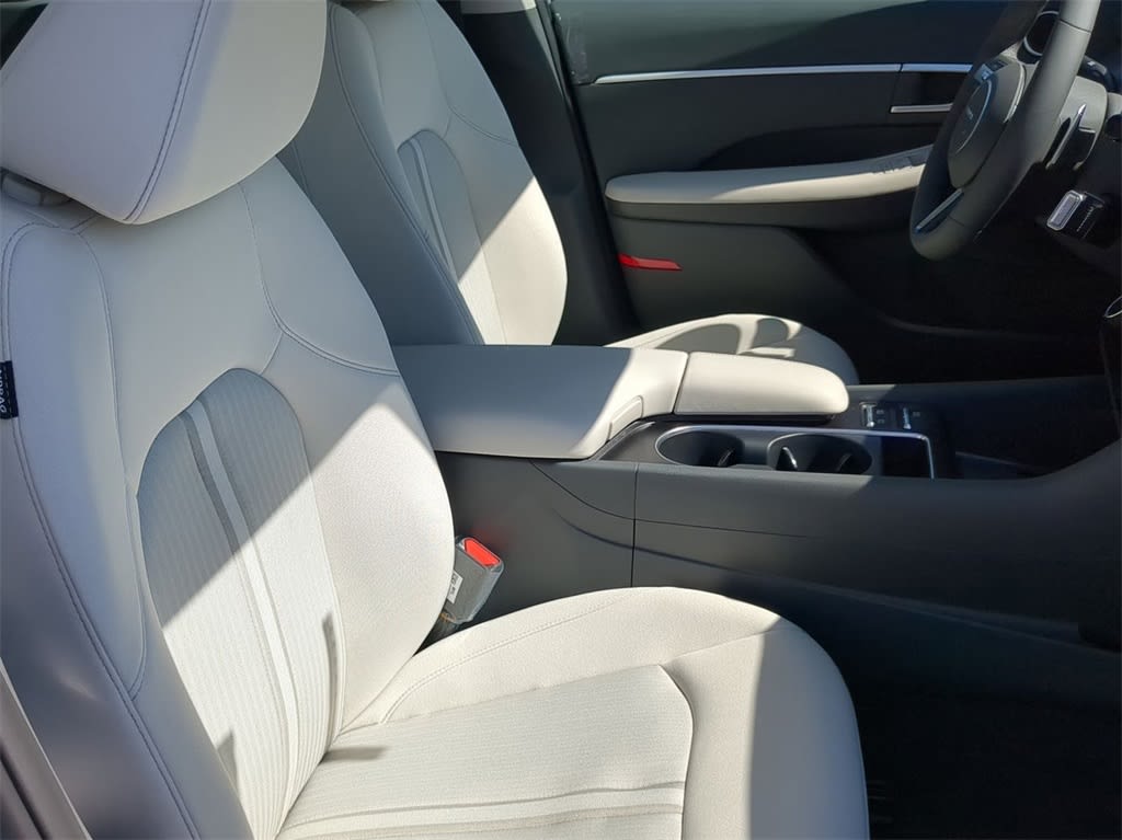 Thumbnail: 2026 Hyundai Sonata - 25