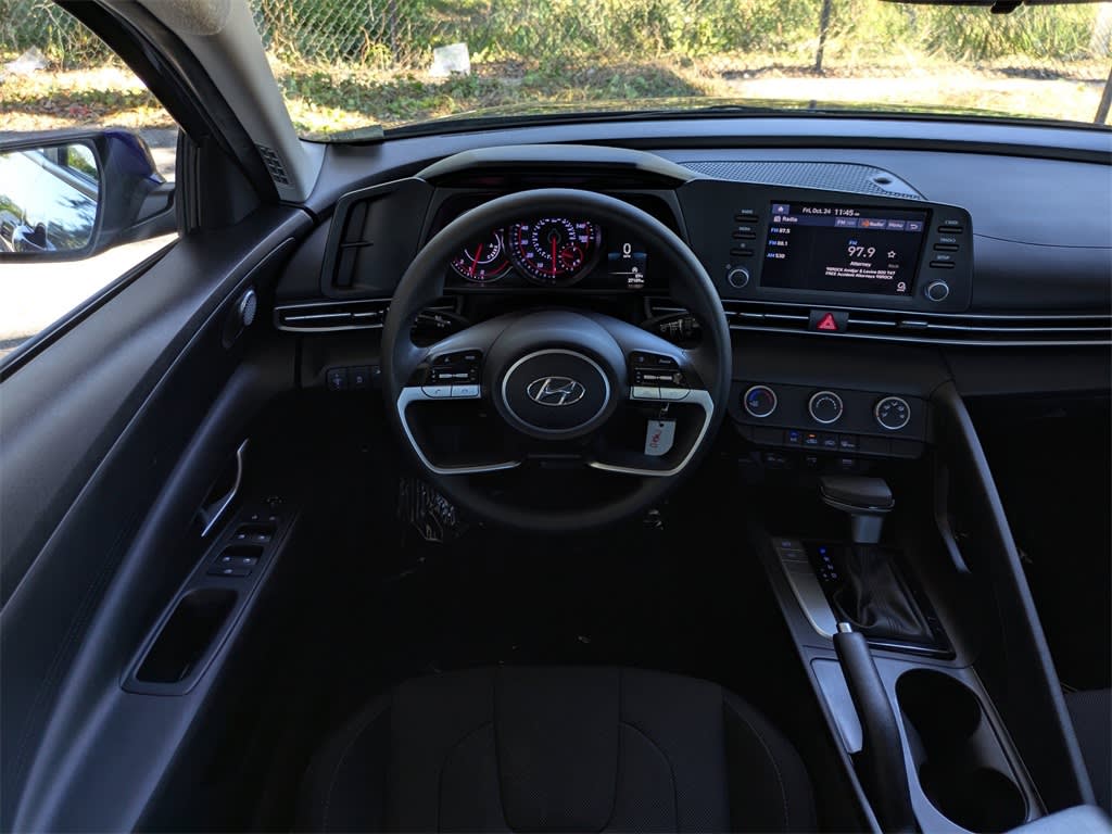 Thumbnail: 2023 Hyundai Elantra - 10