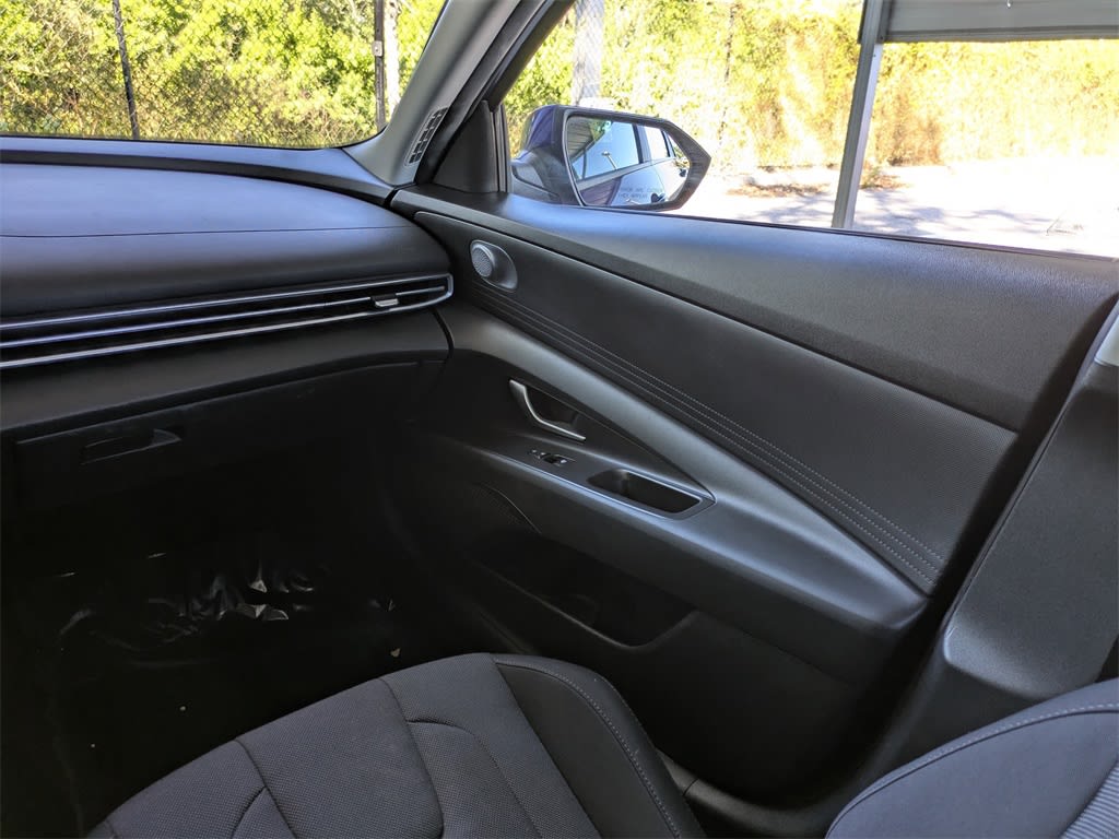 Thumbnail: 2023 Hyundai Elantra - 21