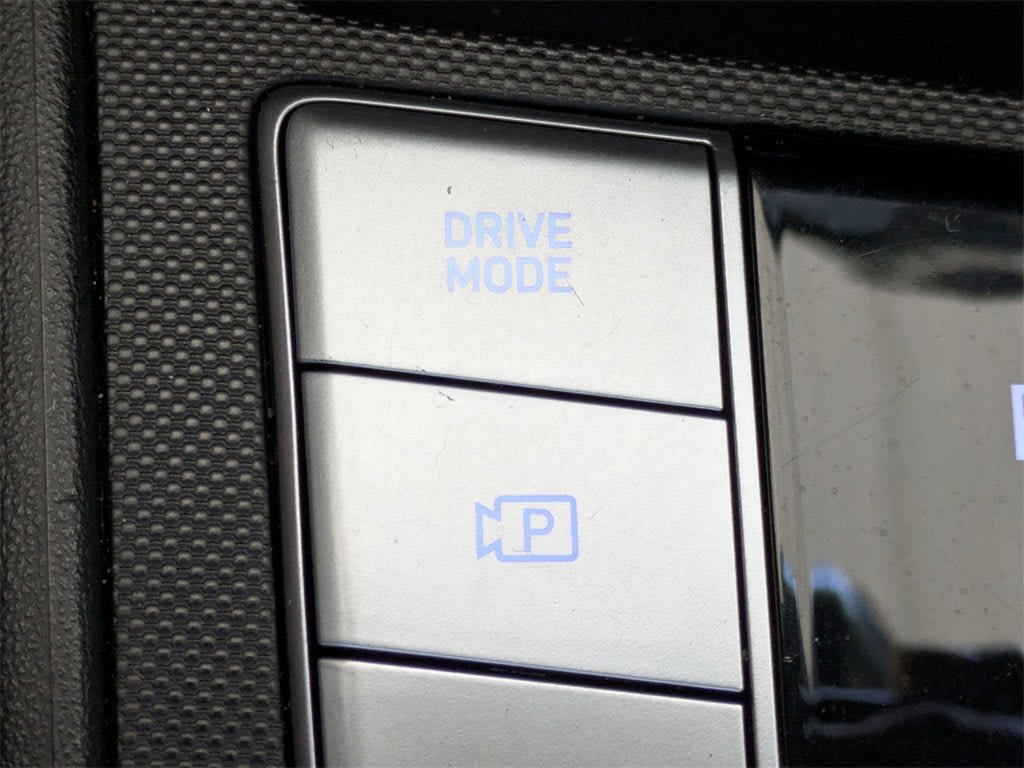 Thumbnail: 2023 Hyundai Elantra - 23