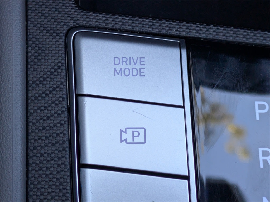 Thumbnail: 2023 Hyundai Elantra - 23