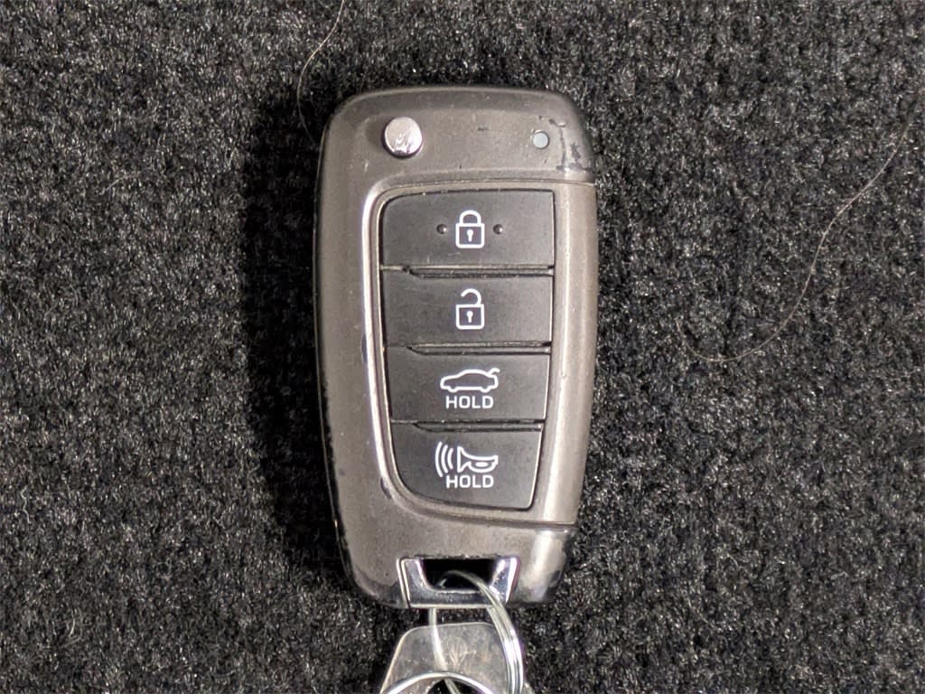 Thumbnail: 2023 Hyundai Elantra - 17