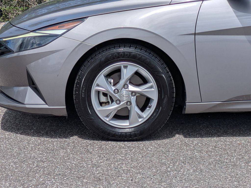 Thumbnail: 2021 Hyundai Elantra - 8