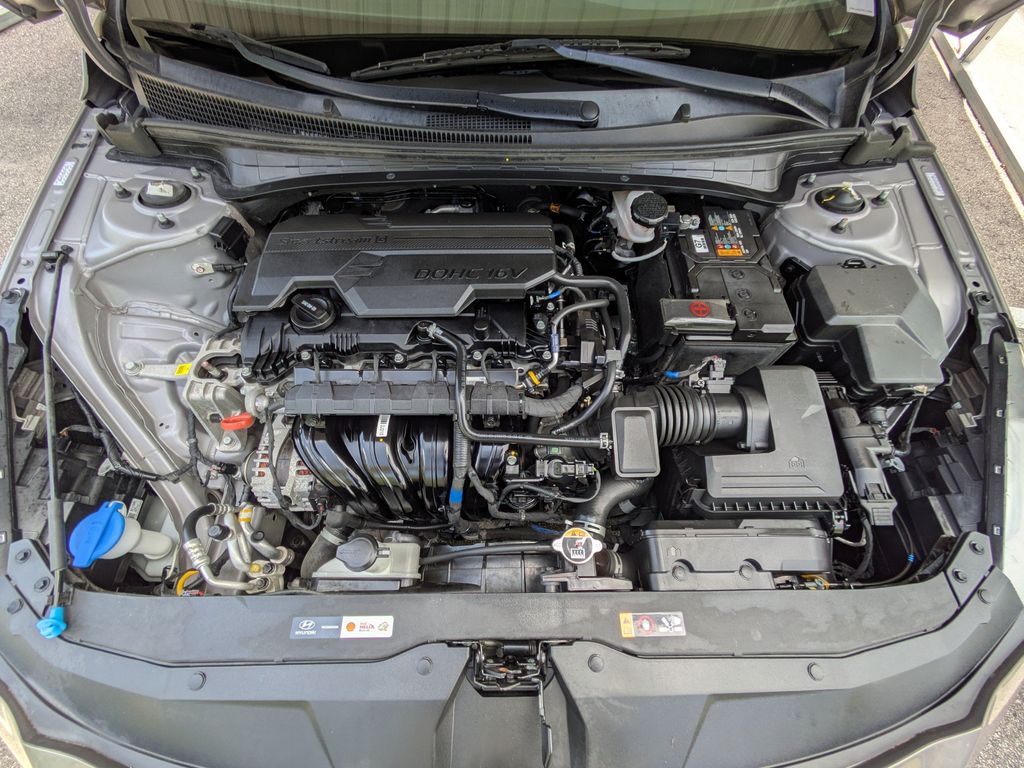 Thumbnail: 2021 Hyundai Elantra - 9