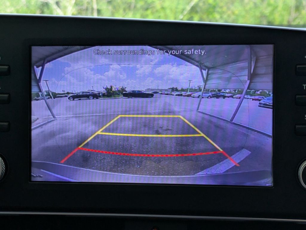 Thumbnail: 2021 Hyundai Elantra - 22