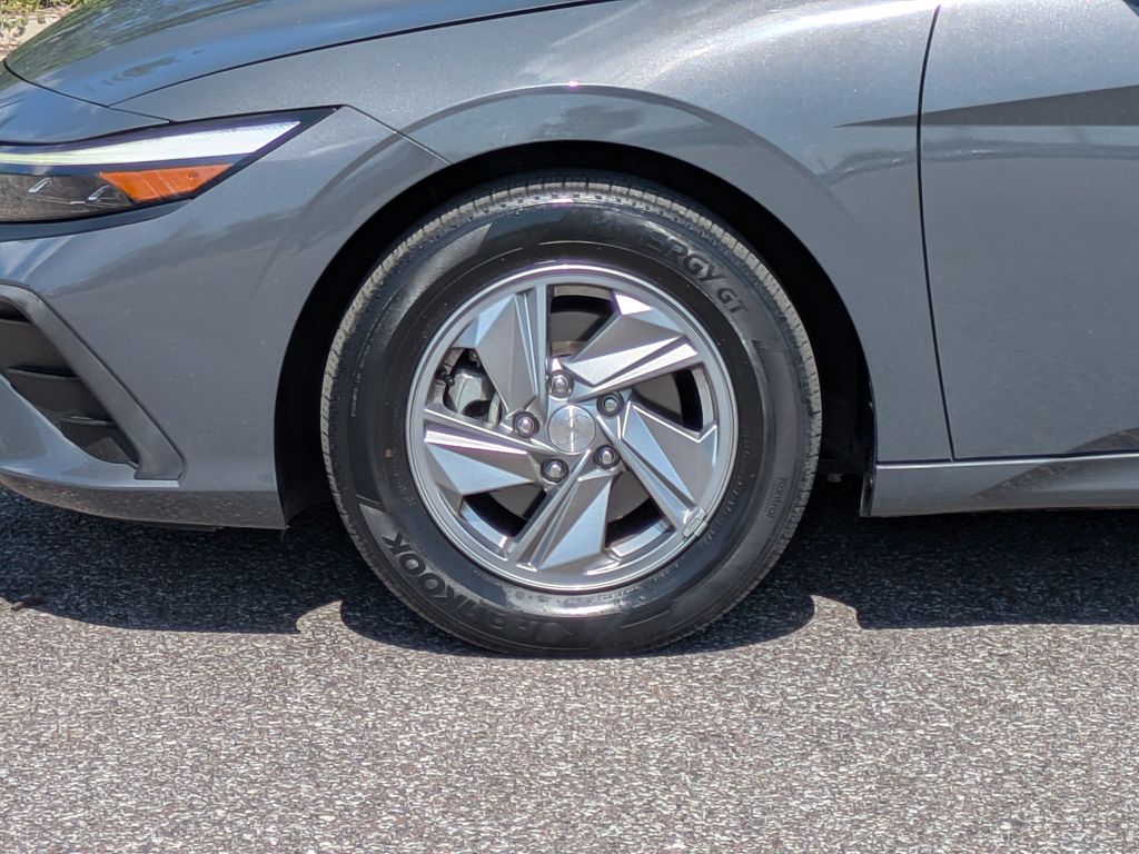 Thumbnail: 2024 Hyundai Elantra - 7