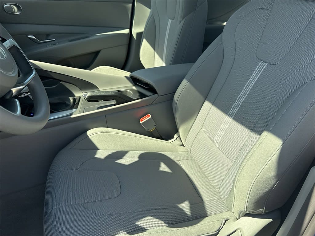 Thumbnail: 2025 Hyundai Elantra - 10