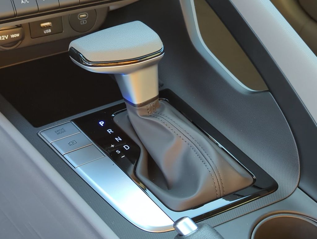 Thumbnail: 2026 Hyundai Elantra - 14