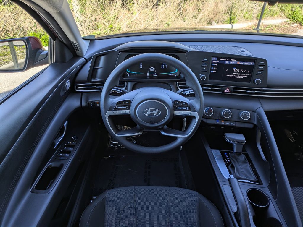 Thumbnail: 2025 Hyundai Elantra - 10