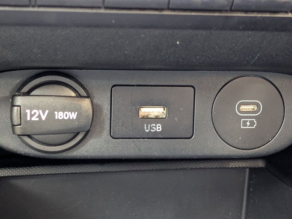 Thumbnail: 2025 Hyundai Elantra - 24