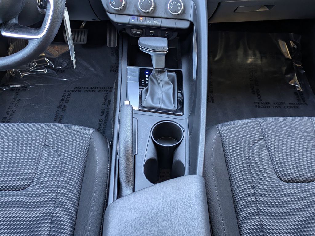 Thumbnail: 2025 Hyundai Elantra - 15