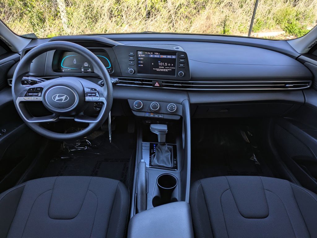 Thumbnail: 2025 Hyundai Elantra - 2