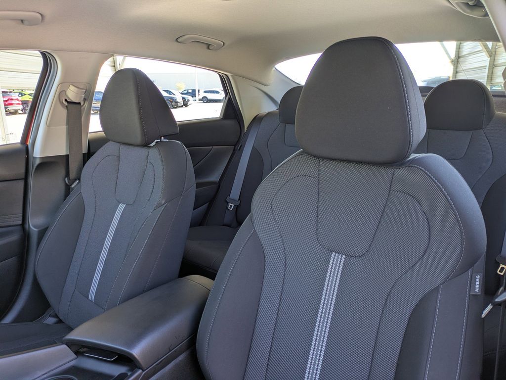 Thumbnail: 2025 Hyundai Elantra - 12