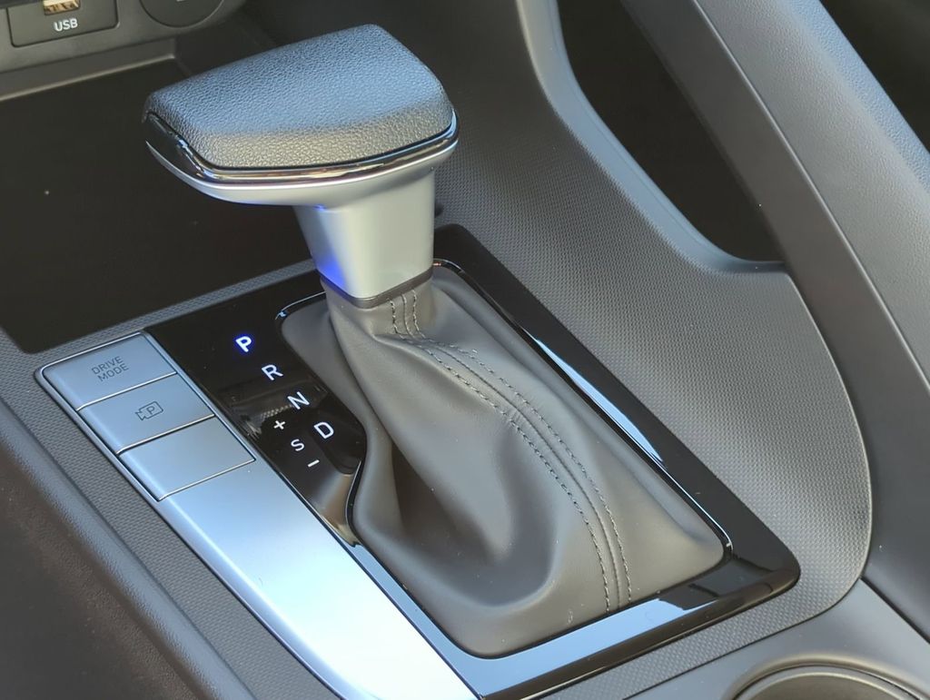 Thumbnail: 2026 Hyundai Elantra - 32