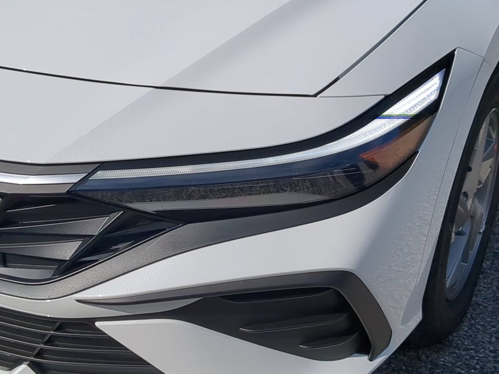 Thumbnail: 2026 Hyundai Elantra - 21