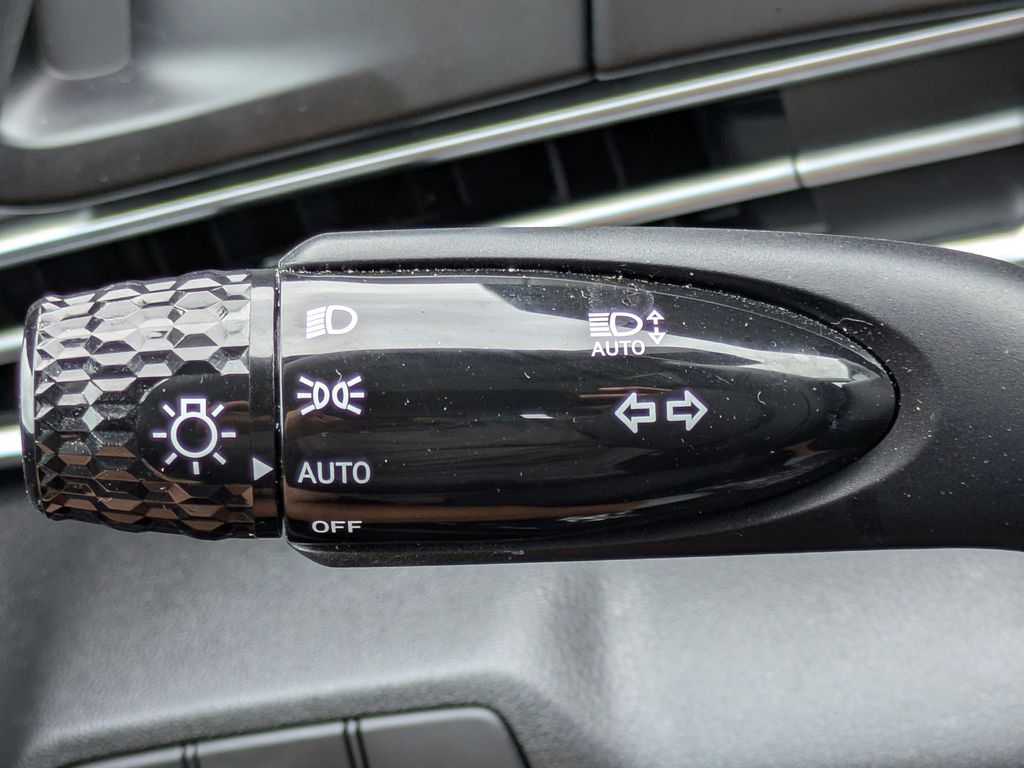 Thumbnail: 2025 Hyundai Elantra - 30