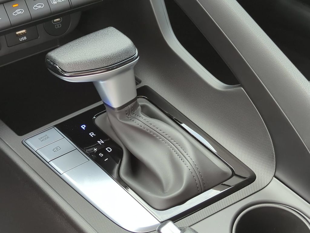 Thumbnail: 2026 Hyundai Elantra - 15