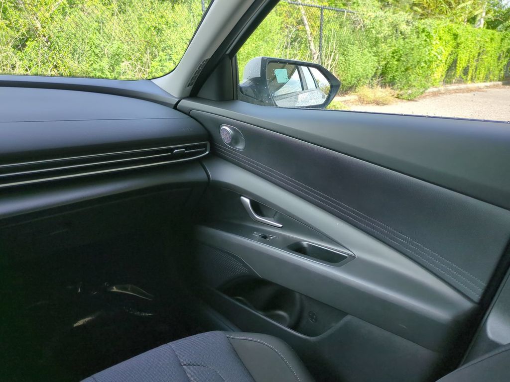 Thumbnail: 2024 Hyundai Elantra - 22