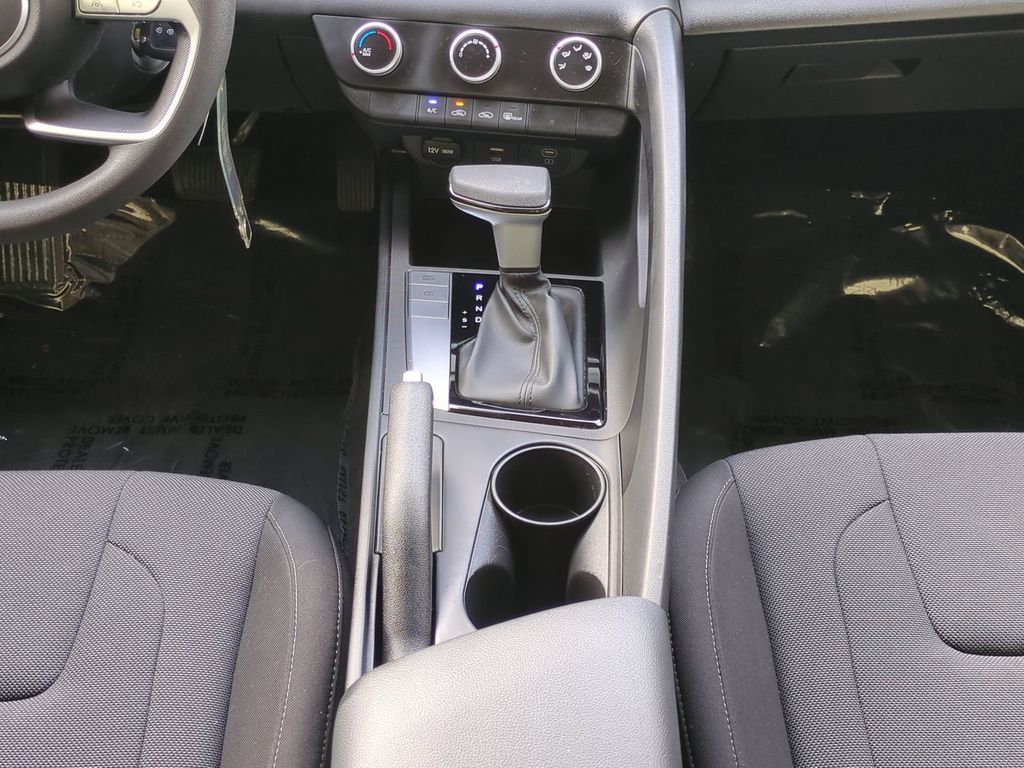 Thumbnail: 2024 Hyundai Elantra - 13